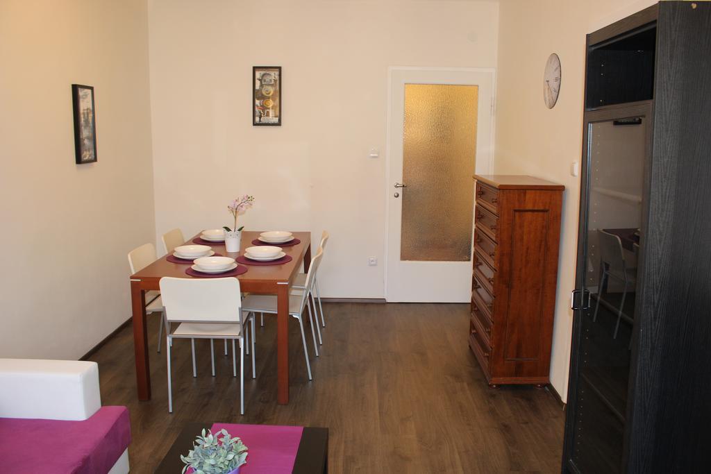 Go Native Prague Apartment מראה חיצוני תמונה